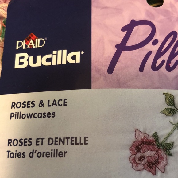 VTG PLAID BUCILLA ROSE & LACE 20”x30”STAMPED CROSS STITCH PILLOWCASES - Picture 3 of 9